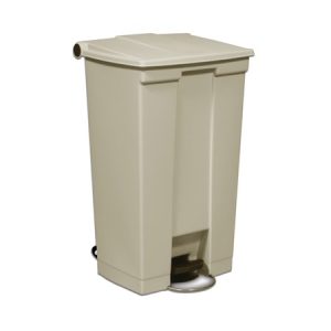 Step-on waste container